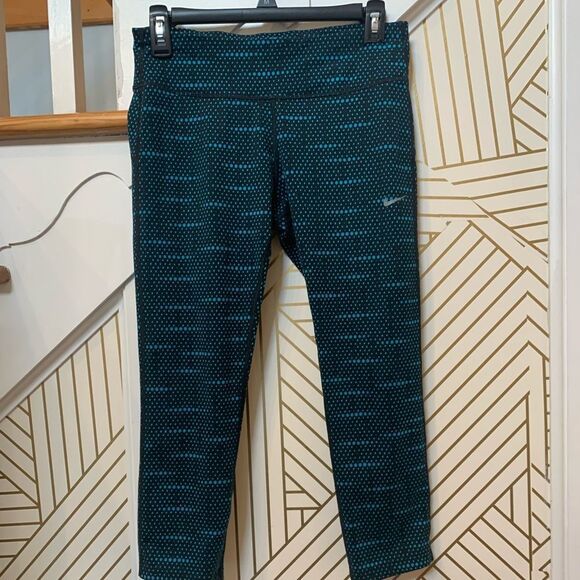 Nike Dri Fit Cropped Womens Leggings - Picture 1 of 5